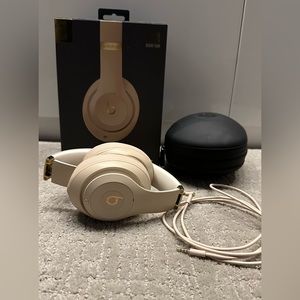 Beats Studio 3 Wireless Headphones - Skyline Collection - Desert Sand